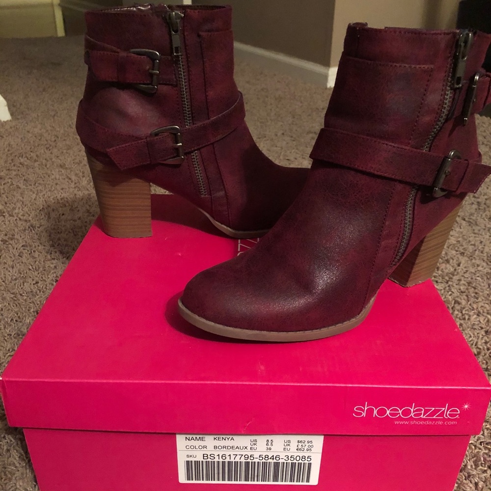 Size 8.5 BORDEAUX leather Shoe-dazzle Booties